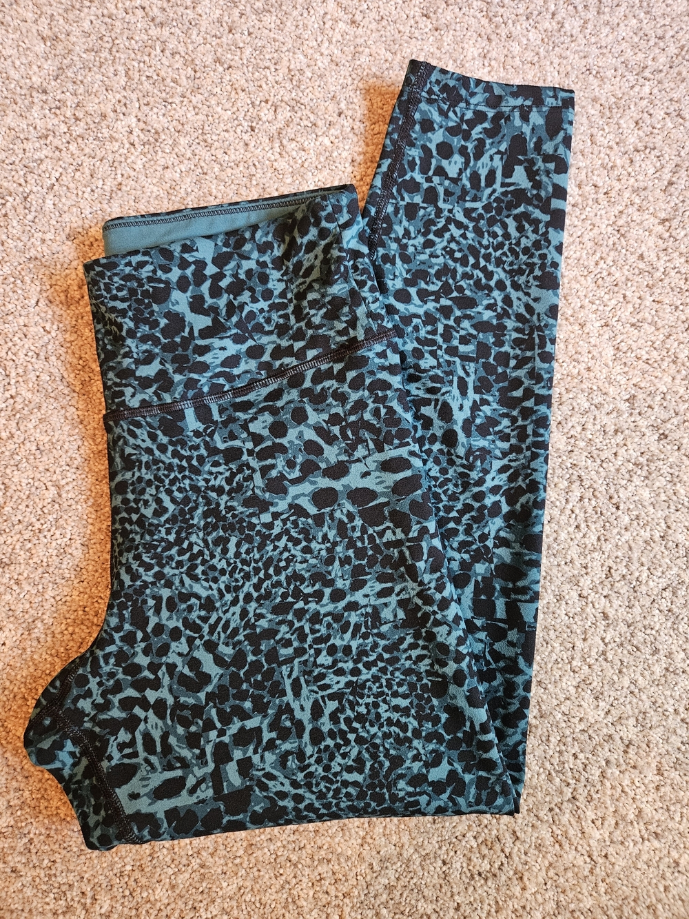 NWOTs Women's Calvin Klein Performance Animal Print Leggings